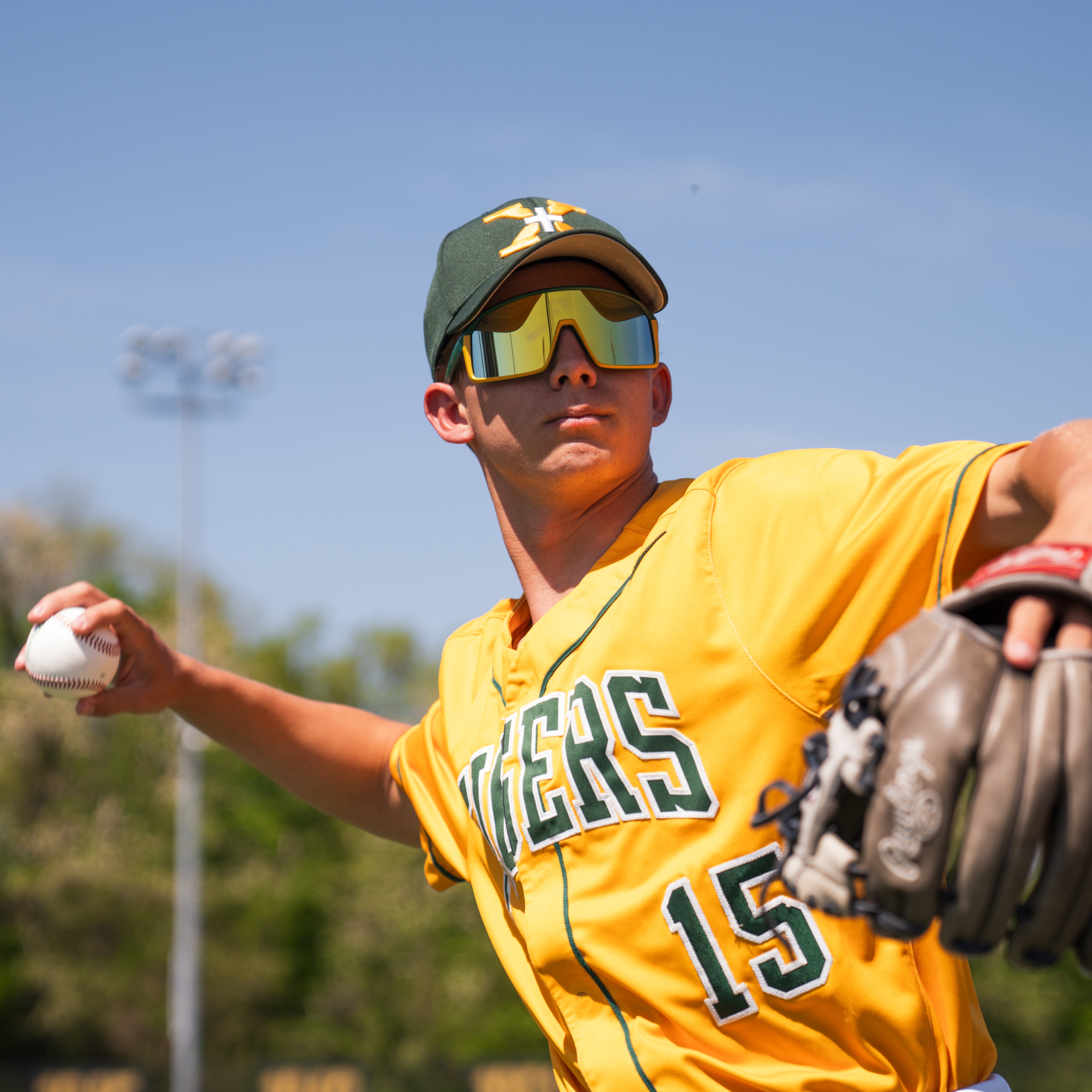 Rival Saint X Smoke Gold Polarized - Image 7