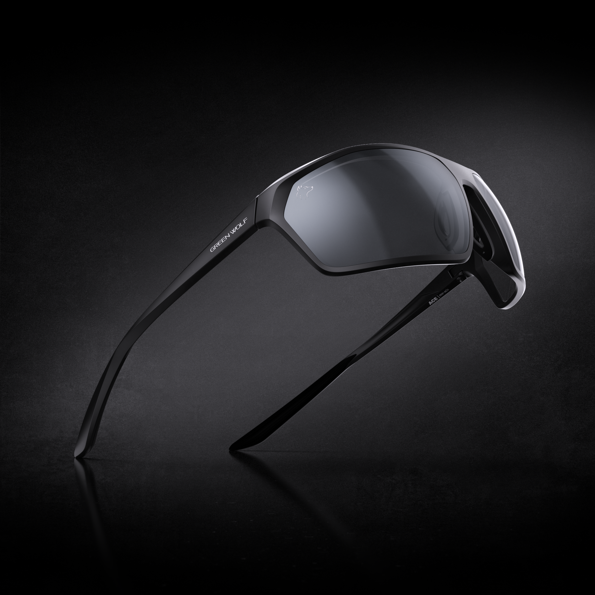 Alternative view of Green Wolf Ace   Blackout