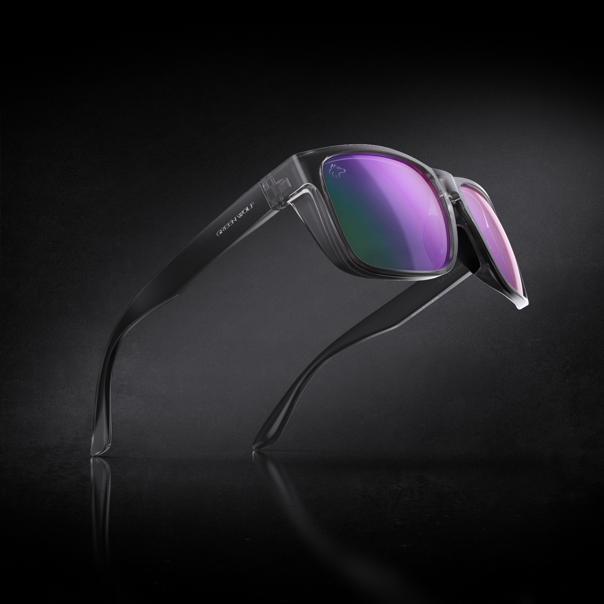 Alternative view of Green Wolf Guardian   Green Smoke