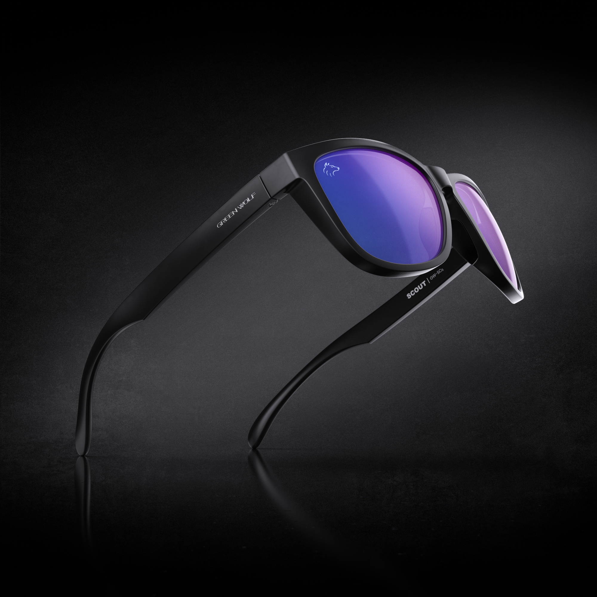 Alternative view of Green Wolf Scout   Black Glacier